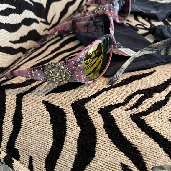 Montana west brand new bling, sunglasses - Picture 5 of 6